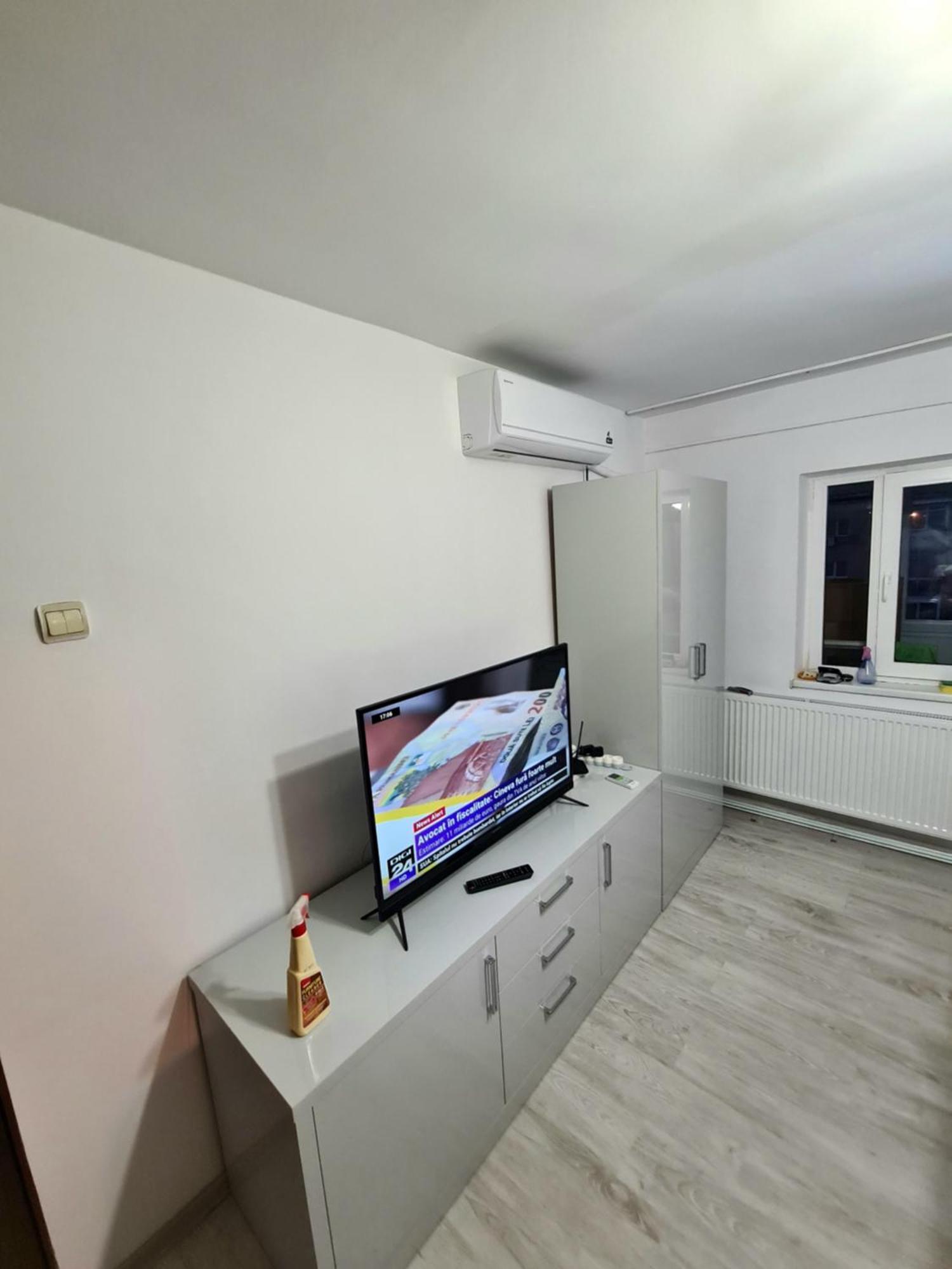 Apartament 2 Camere Etaj 4 Din 4 克拉奥华 外观 照片